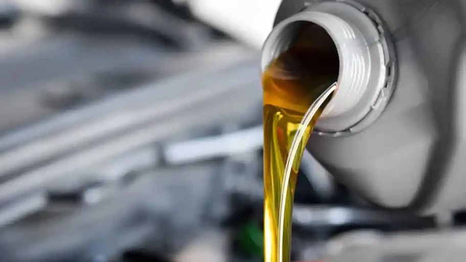¿Sabías que el aceite de motor usado puede reciclarse?